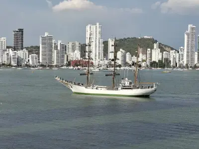 ARC Gloria zarpa de Cartagena en travesía internacional 2026