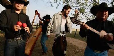 'Arepa con queso': Llane fusiona pop y música llanera en su nuevo sencillo