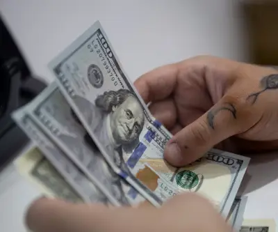 Argentina endurece controles cambiarios para frenar fuga de dólares del país