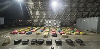 Armada incauta más de 1,7 toneladas de marihuana en el Pacífico colombiano tras naufragio