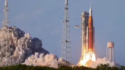 Artemis II de la NASA alcanza órbita terrestre en histórico regreso a la Luna tras 50 años