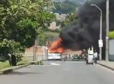 Atentado con carro bomba en la Tercera Brigada de Cali activa alerta
