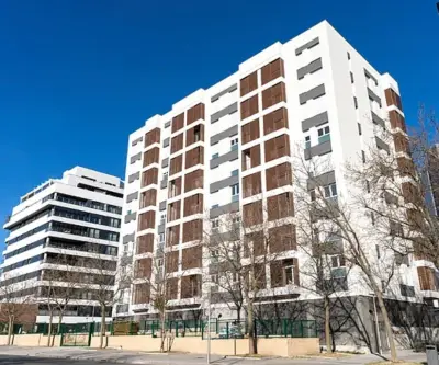 Bankinter compra 452 viviendas asequibles en Madrid a Avintia y Pecsa