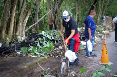 Barrancabermeja retira 10 toneladas de basura en zona crítica del aeropuerto Yariguíes