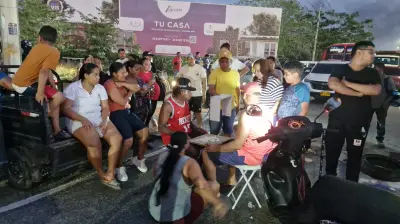 Bloquean vía Mamonal - Turbaco por falta de agua en Cartagena