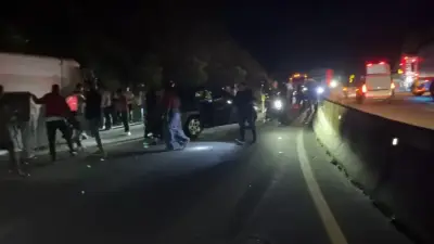 Bus con 42 pasajeros se volcó en la vía Bogotá-La Vega: reportan heridos