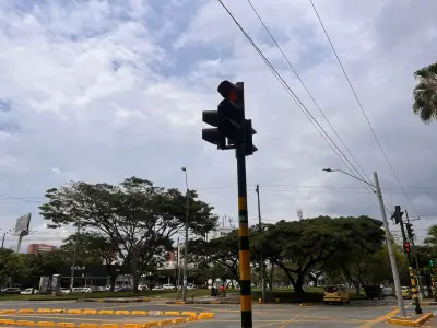 Cali ofrece recompensa de COP 5 millones por vandalismo de semáforos que afecta movilidad