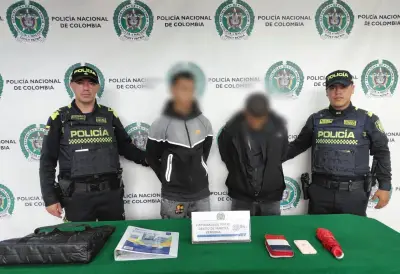 Capturan en flagrancia a dos delincuentes tras persecución en San Cristóbal