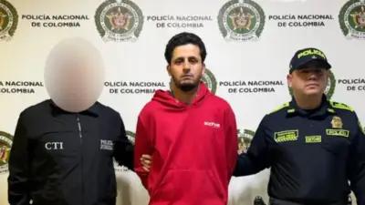 Capturan en Medellín a hombre por feminicidio de su pareja tras discusión por celos
