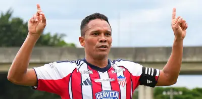 Carlos Bacca iguala a Víctor Hugo Aristizábal y entra al podio histórico de goleadores colombianos