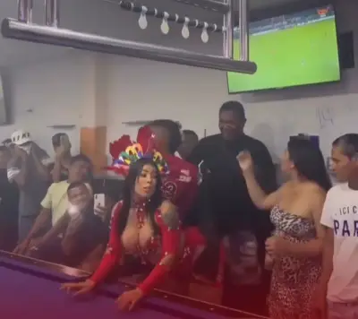 Celos interrumpen show erótico en billar de Barranquilla: video viral desata polémica