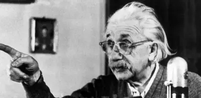 Científicos logran entrelazar átomos con masa, acercándose a la teoría unificada de Einstein