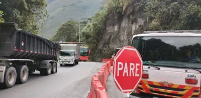 Cierres viales en vía Bogotá-Villavicencio por travesía ciclística generan alta congestión vehicular