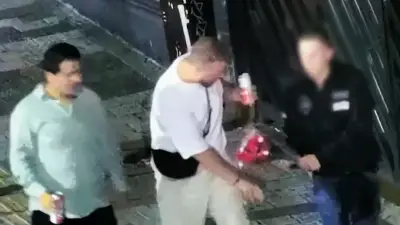 Cámaras de seguridad captan a falsos vendedores de rosas que robaban en Medellín