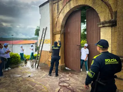 Comunidad restaura y arboriza la Puerta Grande de Girón en Día de Monumentos