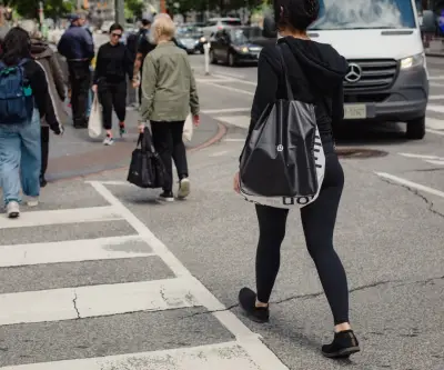 Confianza del consumidor canadiense cae a su nivel más bajo en casi un año por guerra e inflación