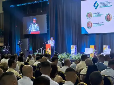 Congreso destaca enfoque territorial y regulación como pilares de la transición energética en Colombia