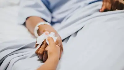 Corte Constitucional define tres escenarios en que EPS deben prestar servicio de cuidador