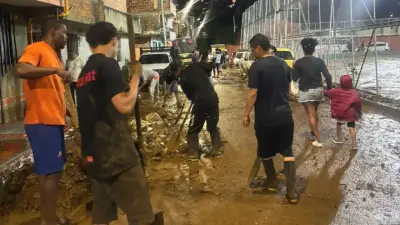 Desbordamiento de quebrada en Medellín deja niña muerta y estragos en vías de Manrique