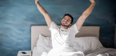 Despertarse a la misma hora cada día: el secreto para un sueño de calidad incluso los fines de semana