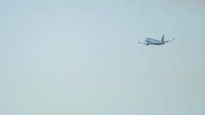 Errores humanos y falta de equipos causaron choque en aeropuerto LaGuardia