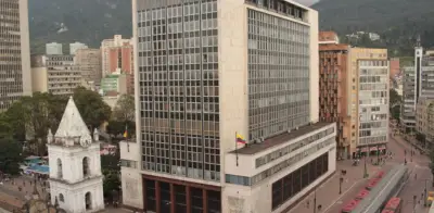 Exdirectores del Banco de la República defienden autonomía del Emisor ante tensiones con Gobierno Petro