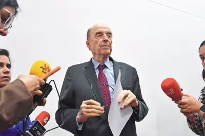 Fiscalía acusa formalmente a Álvaro Leyva por caso de pasaportes en escándalo de 559.000 millones