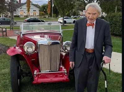 Howard Tucker: el médico que rompió récords al ejercer hasta los 103 años