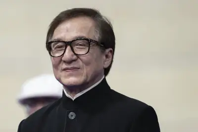 Jackie Chan a los 72 años: sin planes de retiro y su fortuna irá a la caridad, no a su hijo