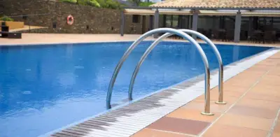 Joven fallece ahogada en piscina durante fiesta en Medellín: investigan consumo de sustancias