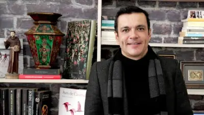 Juan Diego Alvira enfrenta dolorosa pérdida de su padre con emotivo mensaje en redes