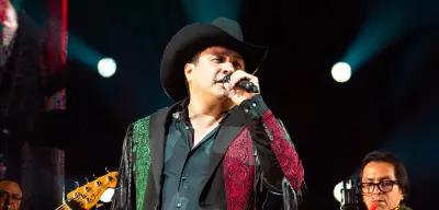 Julión Álvarez conquista Bogotá con concierto histórico y sorpresas musicales