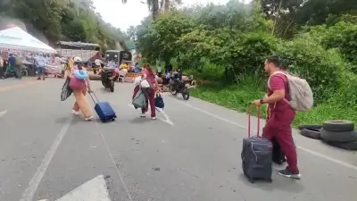La ardua travesía de los viajeros para acceder al Aeropuerto Palonegro de Bucaramanga