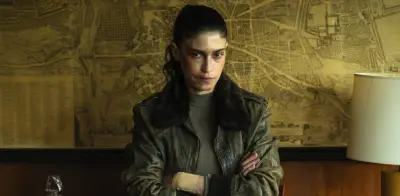 'La Nena' llega a Disney+ y Atresplayer: el violento final de 'La novia gitana'