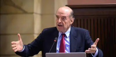 Álvaro Leyva denuncia 'persecución atroz' de Petro tras llamado a juicio por caso pasaportes