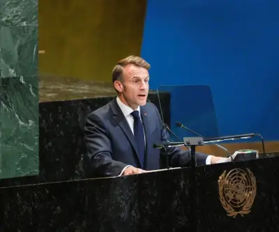 Macron califica de poco realista la opción militar para reabrir el estrecho de Ormuz