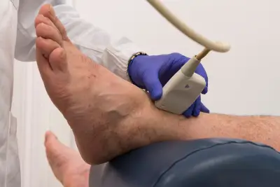 Médico colombiano gana premio mundial por innovación en tratamiento de várices