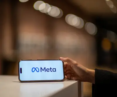 Meta recortará 10% de su plantilla, unos 8.000 empleados, para enfocarse en IA