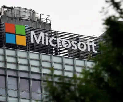 Microsoft pierde exclusividad con OpenAI y acciones caen