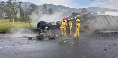 Milagro en el peaje Casa Blanca: dos motociclistas sobreviven al pasarles una tractomula por encima
