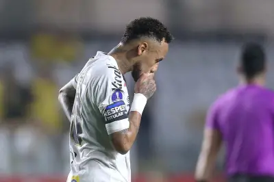 Neymar explica gesto polémico tras derrota del Santos y presión por descenso