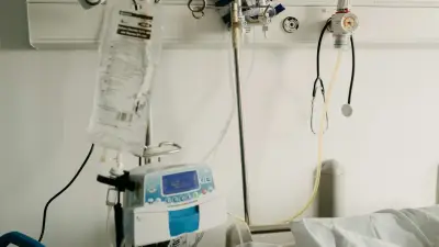 Niño permanece hospitalizado en Medellín por lesiones graves en rostro y manos