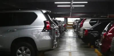 Nueva estafa en parqueaderos: dañan carros y ofrecen reparaciones fraudulentas