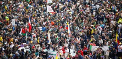 Petro convoca movilizaciones el 1 de mayo contra alza de tasas de interés