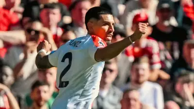 Polémico gol de Daniel Muñoz en Anfield genera abucheos y críticas