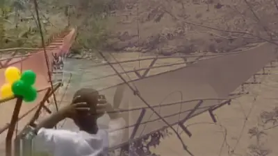 Puente colapsa durante inauguración en Bagadó, Chocó: ocho heridos y sospecha de sabotaje