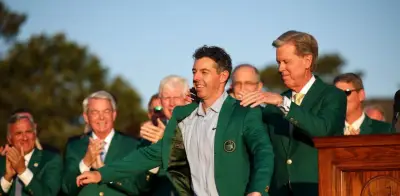 Rory McIlroy sufre para retener el Masters de Augusta en una victoria histórica