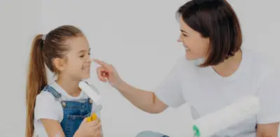 Sobrecarga informativa altera decisiones de compra de padres primerizos en cuidado infantil colombiano