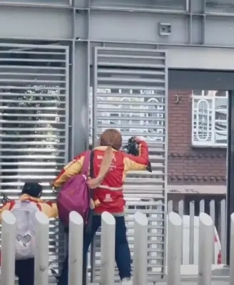 Suspenden a dos vinculados a rutas escolares por colarse en TransMilenio