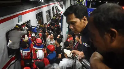 Tragedia ferroviaria en Indonesia: choque de trenes deja 7 muertos y 81 heridos
